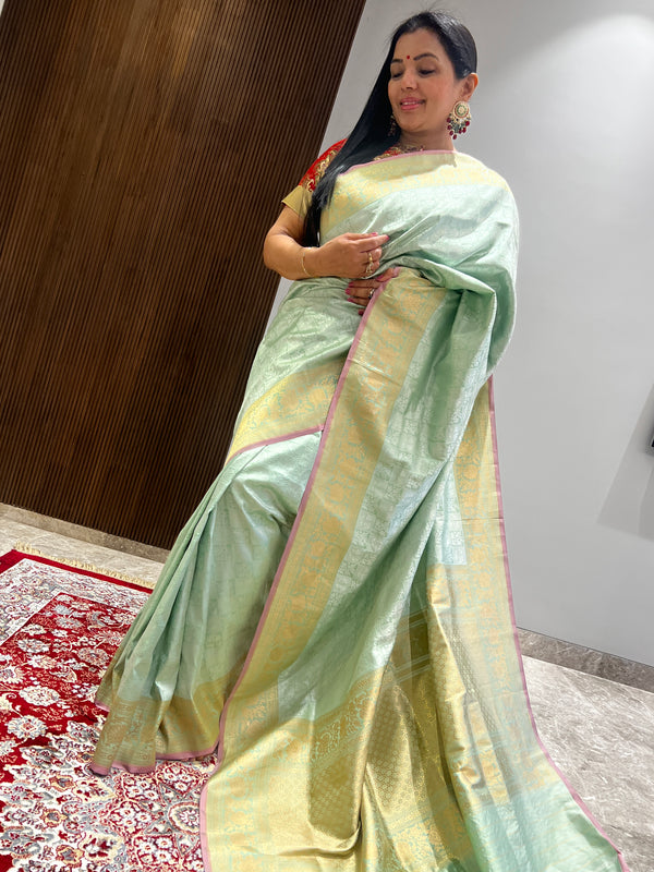 A timeless weave in silk and shine