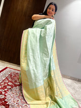 A timeless weave in silk and shine